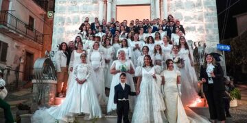 “La sposa nel tempo”: a Lentella sessantasei “sposi per un giorno” sfilano con gli abiti di un tempo