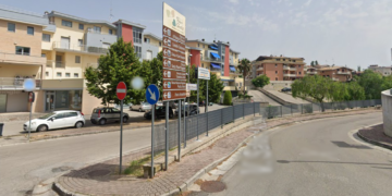 «La nostra auto, comprata meno di un anno fa, rubata nel giro di mezz’ora nel parcheggio»