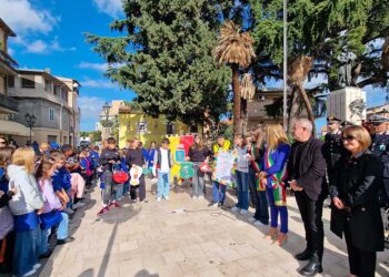 4 Novembre a San Salvo, De Nicolis agli studenti: «Fatevi custodi dei valori di democrazia e libertà»