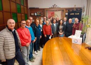 “Piantiamo alberi e ricicliamo smartphone”: 300 i vecchi dispositivi raccolti