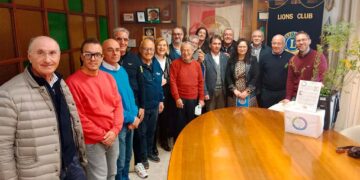 “Piantiamo alberi e ricicliamo smartphone”: 300 i vecchi dispositivi raccolti