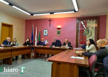 Fresagrandinaria contro l’affollamento eolico: «Opposizione con ogni mezzo. Serve coordinamento sindaci»