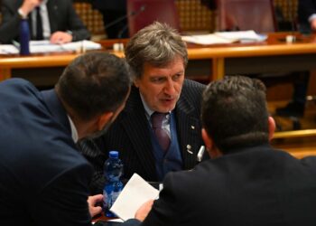 Sanità, approvata la legge “taglia manager”. Critica l’opposizione: «Maggioranza fallimentare»