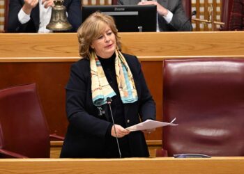 Sanità, approvata la legge “taglia manager”. Critica l’opposizione: «Maggioranza fallimentare»