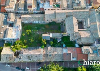 Crolla il tetto di parte del complesso “Genova Rulli”, Menna firma ordinanza di sgombero