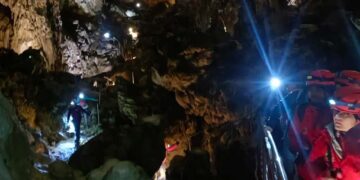 “Meraviglie di luci”: dal 7 dicembre al 6 gennaio il presepe nelle suggestive grotte di Stiffe