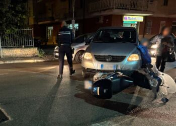 Scontro tra auto e scooter, un ferito in ospedale