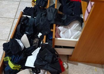 I ladri entrano con la chiave bulgara e disattivano l’allarme, poi fuggono a mani vuote