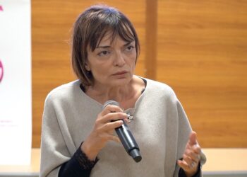 “Il ragazzo dai pantaloni rosa”: la testimonianza di Teresa, la madre di Andrea, vittima di bullismo