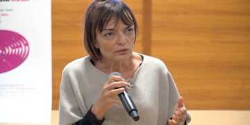 “Il ragazzo dai pantaloni rosa”: la testimonianza di Teresa, la madre di Andrea, vittima di bullismo