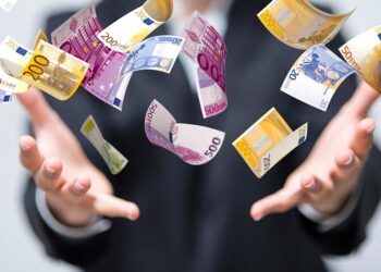 La “legge mancia” della Regione: pioggia di euro per Comuni, associazioni, parrocchie, società sportive