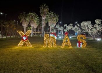 “X MAS”: nella rotatoria di San Salvo la scritta natalizia che scatena la reazione antifascista