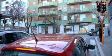 Residenti di corso Europa: «Nuovo semaforo, ecco come si può ridurre lo smog»