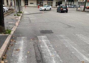 «Pedone investito, a quell’incrocio le auto sfrecciano e attraversare è pericoloso»