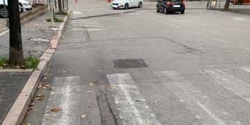 «Pedone investito, a quell’incrocio le auto sfrecciano e attraversare è pericoloso»