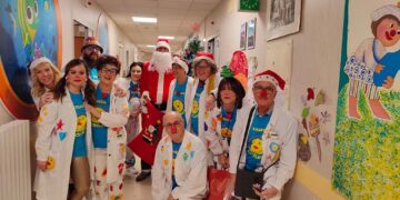 I volontari Ricoclaun e Babbo Natale in ospedale per la consegna dei regali ai pazienti