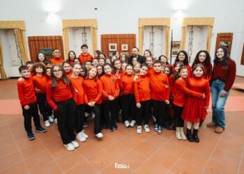 “Tu sei con me”: l’intensa interpretazione di Zelli con gli allievi di canto creativo