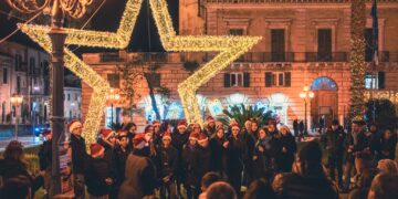 In piazza Rossetti il coro natalizio nella lingua dei segni