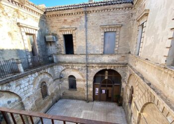 Nel Palazzo Genova Rulli, lo scrigno di 500 anni di storia che merita un destino migliore