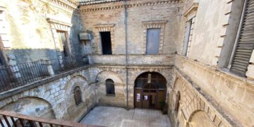 Nel Palazzo Genova Rulli, lo scrigno di 500 anni di storia che merita un destino migliore