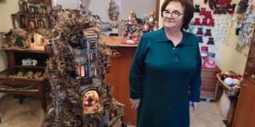 Nella bottega di Nunzia è sempre Natale: da San Gregorio Armeno a Vasto il presepe è un’arte
