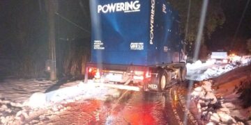 Generatore di corrente nelle zone rimaste al buio. «Al lavoro in condizioni meteo pessime»