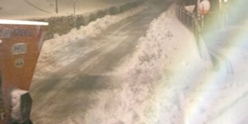 Il Vastese nella morsa del gelo: nevicate nell’entroterra e tempesta di vento sulla costa