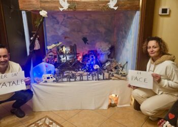 Un originale messaggio contro la guerra e per la pace: il presepe di Monica Notaro e Giuseppe De Felice