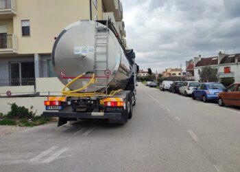 Appartamenti senz’acqua da giorni, Sasi manda le autobotti