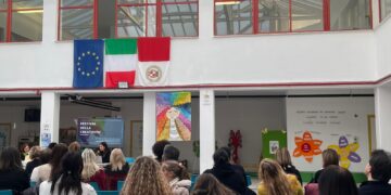 Confronto tra scuole, artisti e istituzioni: l’idea del Festival diffuso della creatività