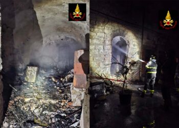 Fiamme a Fresagrandinaria, incendio distrugge cantina