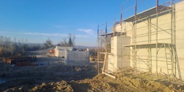 «Ricostruzione del ponte, ennesimo ritardo. Provincia abbandonata al suo destino»