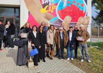 “Il dono del tempo”, la nuova opera di “Muri Parlanti” che celebra il volontariato