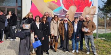 “Il dono del tempo”, la nuova opera di “Muri Parlanti” che celebra il volontariato