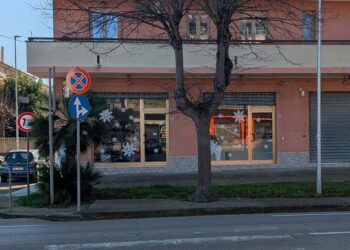 Rapinatore si fa consegnare il denaro in cassa: colpo a mano armata a San Salvo