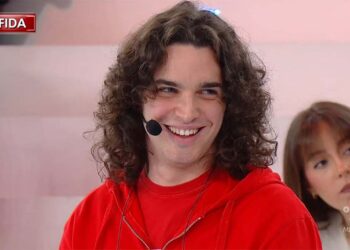 Il lentellese Riccardo Crisante ad “Amici”, il cantante 21enne sceglie un brano di Calcutta per la sfida