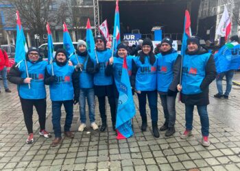 Automotive, sindacati in piazza a Bruxelles, Uilm Abruzzo: «In Italia 230mila lavoratori a rischio»