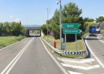 Ladri rubano un’auto a Fresagrandinaria, ma restano a secco e l’abbandonano in A14