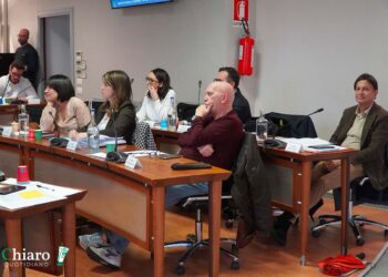 Ufficializzati in consiglio i nuovi gruppi. Argirò: «Da oggi io libero e indipendente»