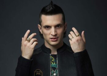 Giacomo Ferrara, “Spadino”, ad Atessa con lo spettacolo “Diario di un pazzo”