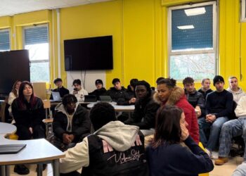 “Costruiamo ponti, non muri”, l’iniziativa dell’Iis Mattei: «Abbattiamo i confini, dalla speranza alla rinascita»