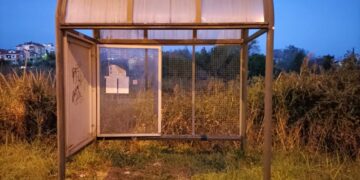 «Fermate bus senza sedile e poco illuminate. Dormitorio al terminal bus»