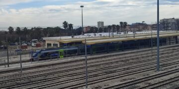 «Andare in treno è sempre più costoso: in pochi anni abbonamenti Vasto-Pescara da 80 a 104 euro»