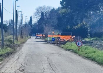 «Tra cantieri, semafori provvisori e auto che sfrecciano: via San Leonardo è pericolosa»