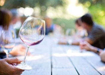 Etichette per scoraggiare il consumo di vino, Cia: «Basta agli attacchi dall’Ue»