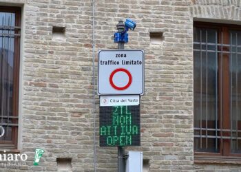 Luce verde: Ztl aperte dalle 8 alle 20. Restano le Apu. Ecco cosa cambia