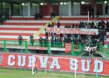 La Curva Sud Vasto omaggia Gigi Alfieri: «Vastese fiero, Guerriero vero»