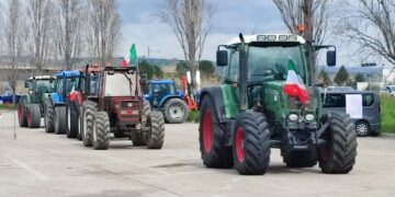 Agricoltori in corteo: «Non è cambiato nulla, anzi peggiora»