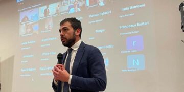 «La giunta regionale ha sfasciato la sanità pubblica e aumenta le tasse, vada a casa»