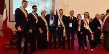Larcinese e Travaglini ritirano il premio ELoGE per il Comune di San Salvo